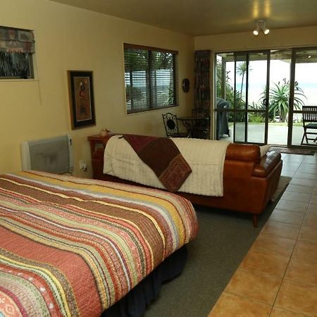 Gems Seaside Lodge Ahipara Exterior photo